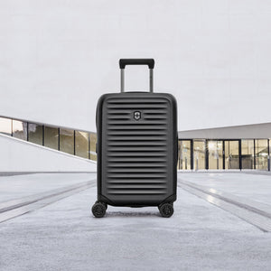 Airox Advanced Frequent Flyer Carry-On 21.7" Spinner by Victorinox