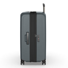 Airox Advanced Large Case 30" Spinner by Victorinox