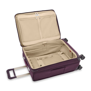 26" Medium Baseline Expandable Spinner by Briggs & Riley