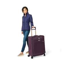 26" Medium Baseline Expandable Spinner by Briggs & Riley