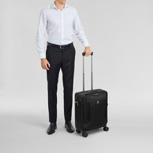 Victorinox Werks 7.0 Global Carry-On Spinner